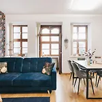STYLE Residenz Dresden direkt an der Frauenkirche NETFLIX