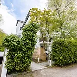 EG Wohnung, zentral, TOP Anbindung, mit großer Terrasse