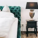 Stilvolle 4-Raumwohnung In Zentraler Lage