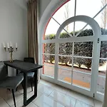 Villa Am Park Apartment