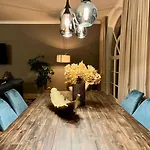 Villa Am Park Apartment