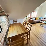 Cozy Apartment Near City Center Dresden By R&L
