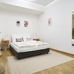 Global Living - Design Apartments I City Center I Balcony I Smart-Tv I Kitchen I Dresden