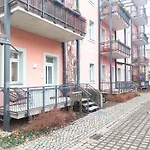 Coview - Design Apartment Mit Vollausgestatteter Kueche, Terrasse, Eigenem Zugang, Highspeed Wlan