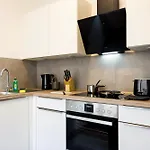 New - Nora Stays Studio - Messe - Airport