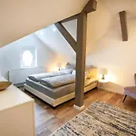 Apartment Adele im Dachgeschoß einer stilvollen Villa