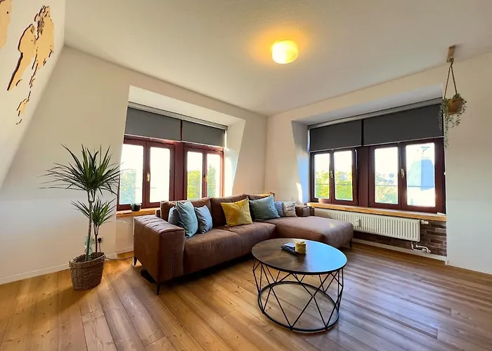 Cozy Apartment Near City Center Dresden By R&L