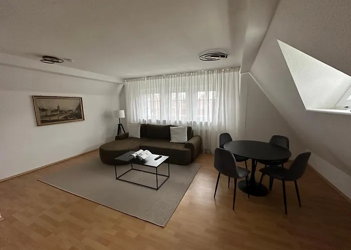 Modernes Familienapartment Mit Parkplatz Nahe Grosser Garten