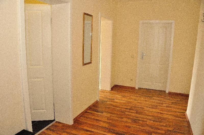 3-raum-fewo-dresden-zentrum-balkon-blick-auf-altstadt-l10 Appartement *
