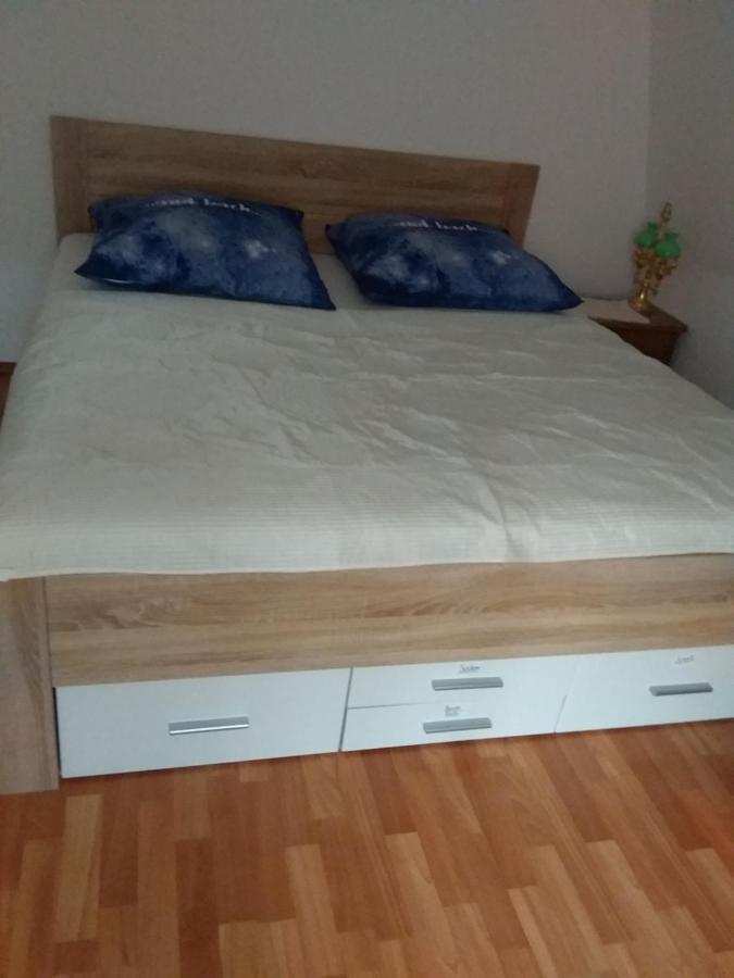 Pieschen Hertz _toller Preis Privatunterkunft *
