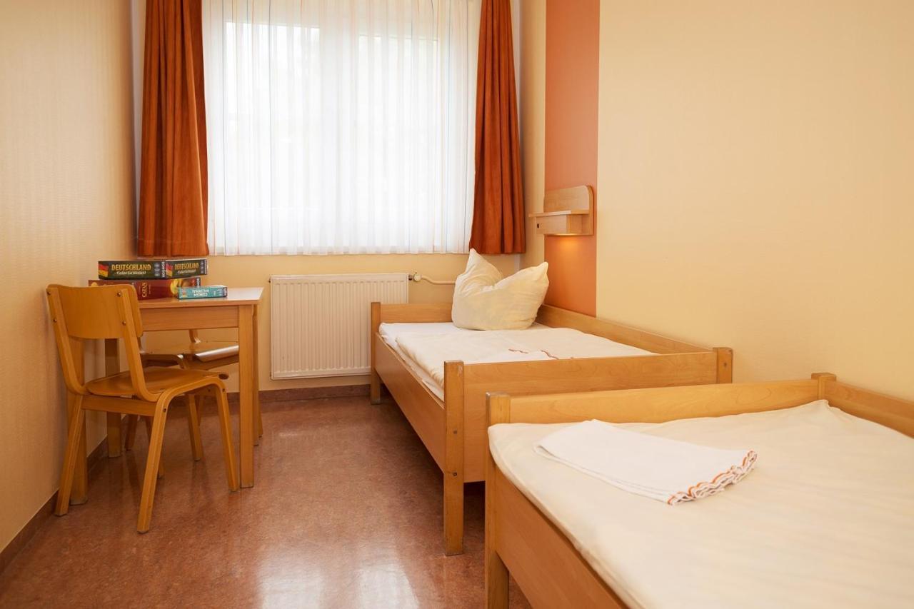 Djh - Jugendgästehaus Hostel *