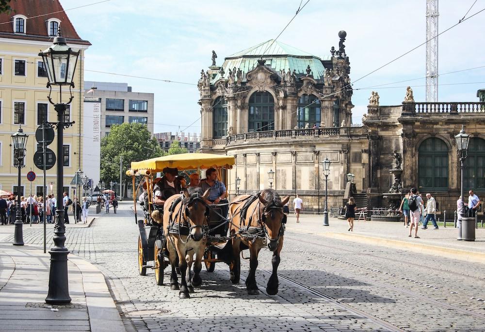 Romantik Buelow Residenz Hotel 4*