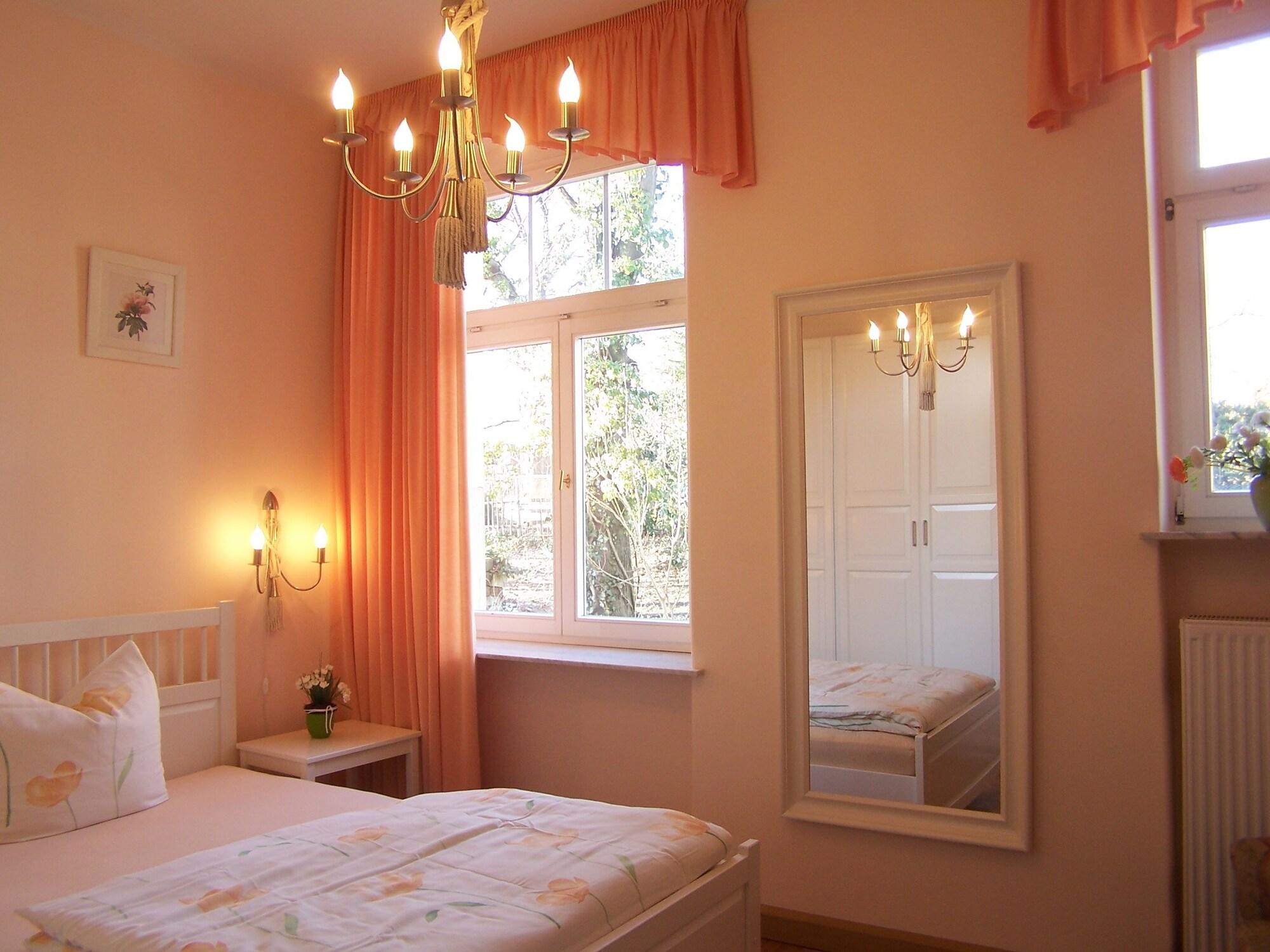 Aparthotel Hotel-appartement-villa Ulenburg 3*