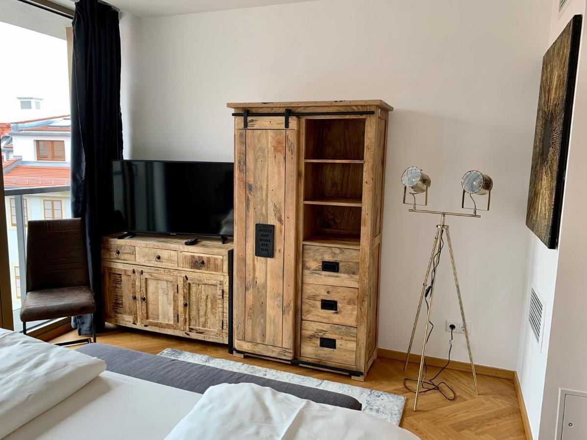 Apartment Modernes An Der Frauenkirche Ii
