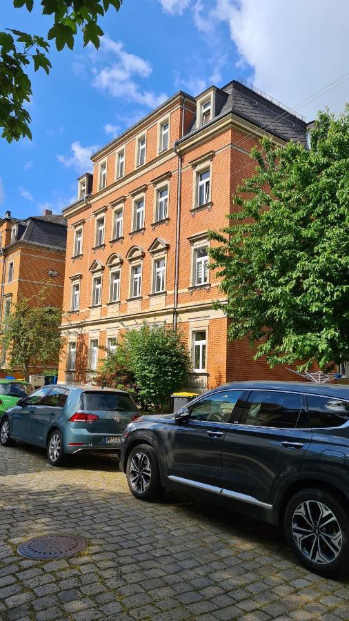 Kaiser Apartment *