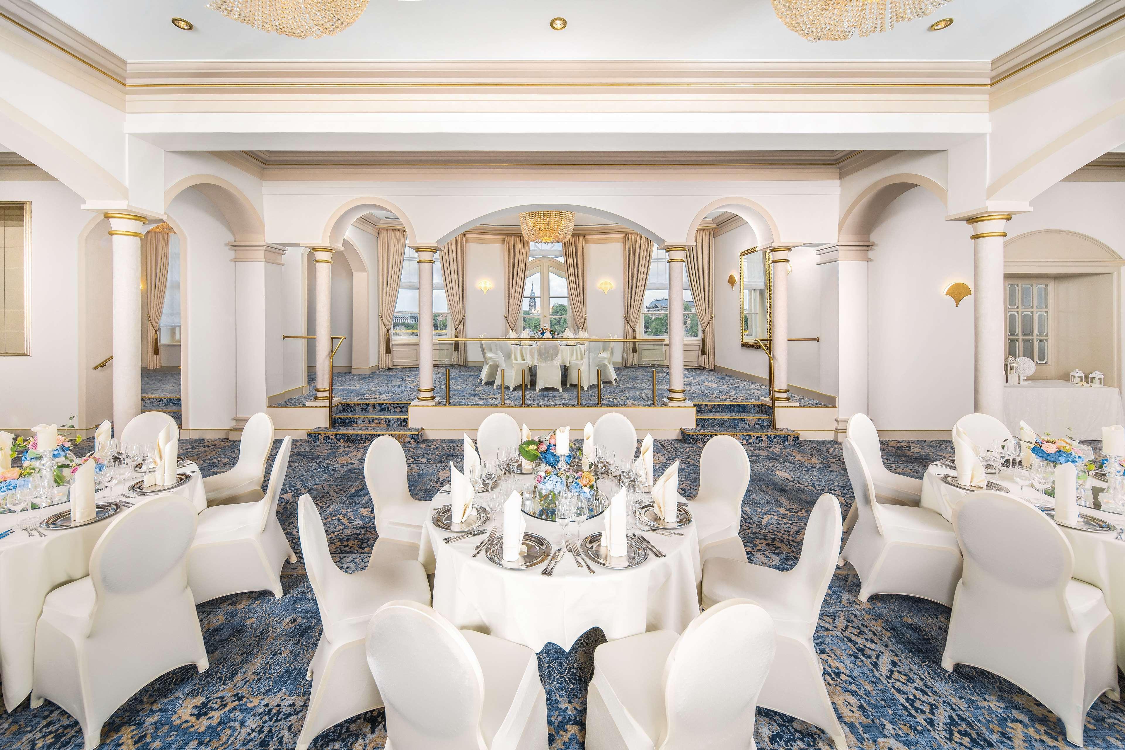 Hotel Hilton An Der Frauenkirche 4*