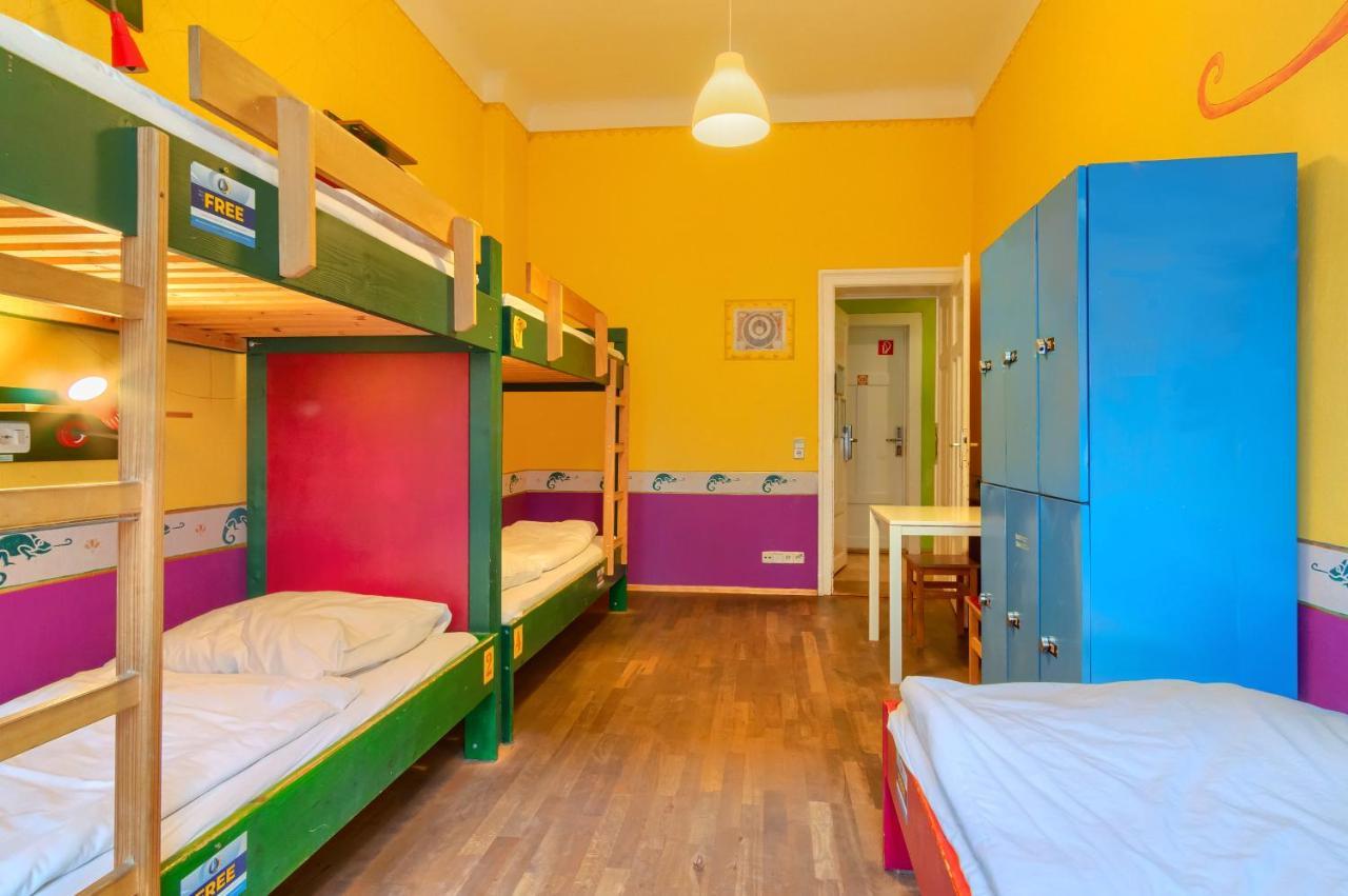 Mondpalast Hostel *