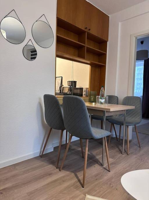 Cozy Mit Balkon I Wlan Apartment *