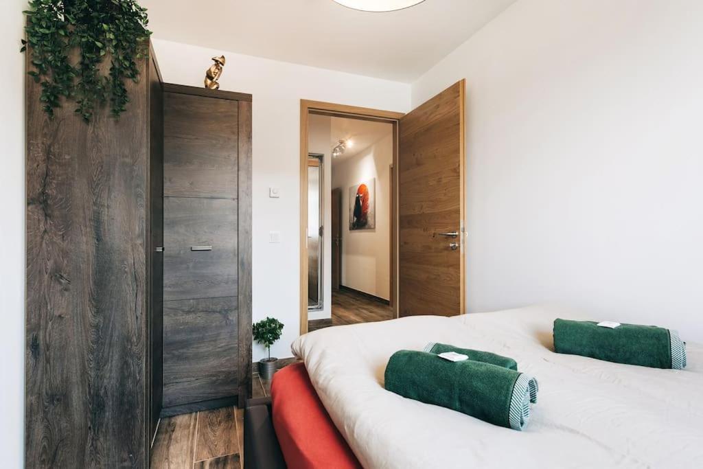 Stilvolle 4-raumwohnung In Zentraler Lage *