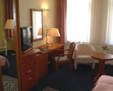 Rothenburger Hof Hotel 4*