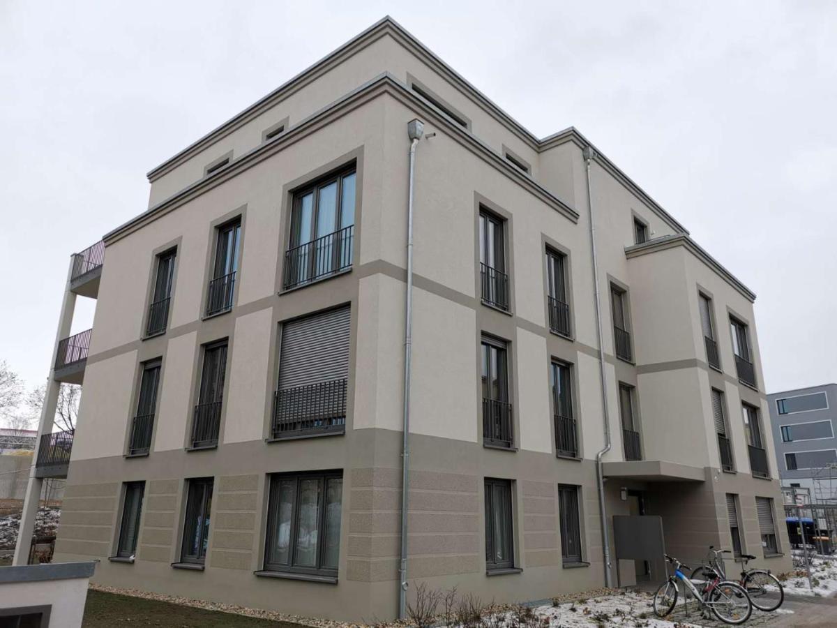 Gemuetliches In Geraeumiger Gemeinschaftswohnung *
