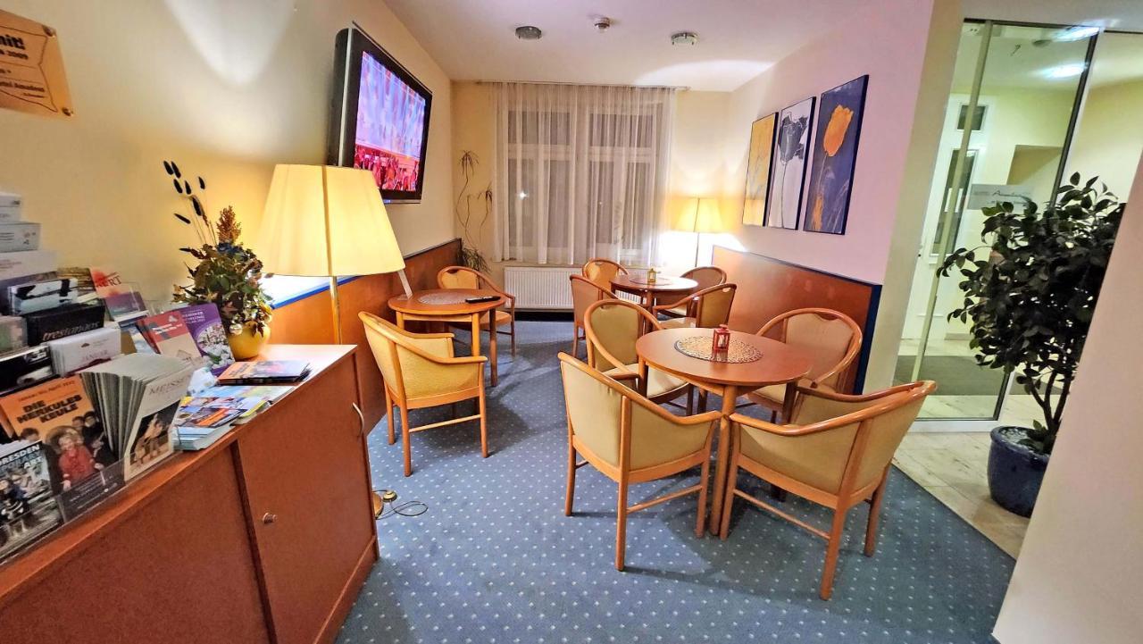 Amadeus Hotel 3*