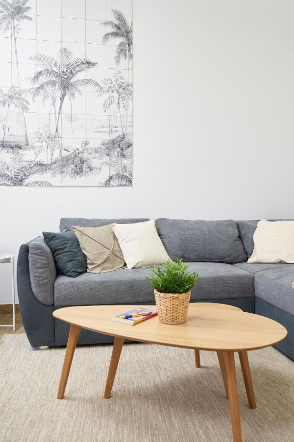 Global Living - Design I Center I Balcony I Smart-tv I Kitchen I