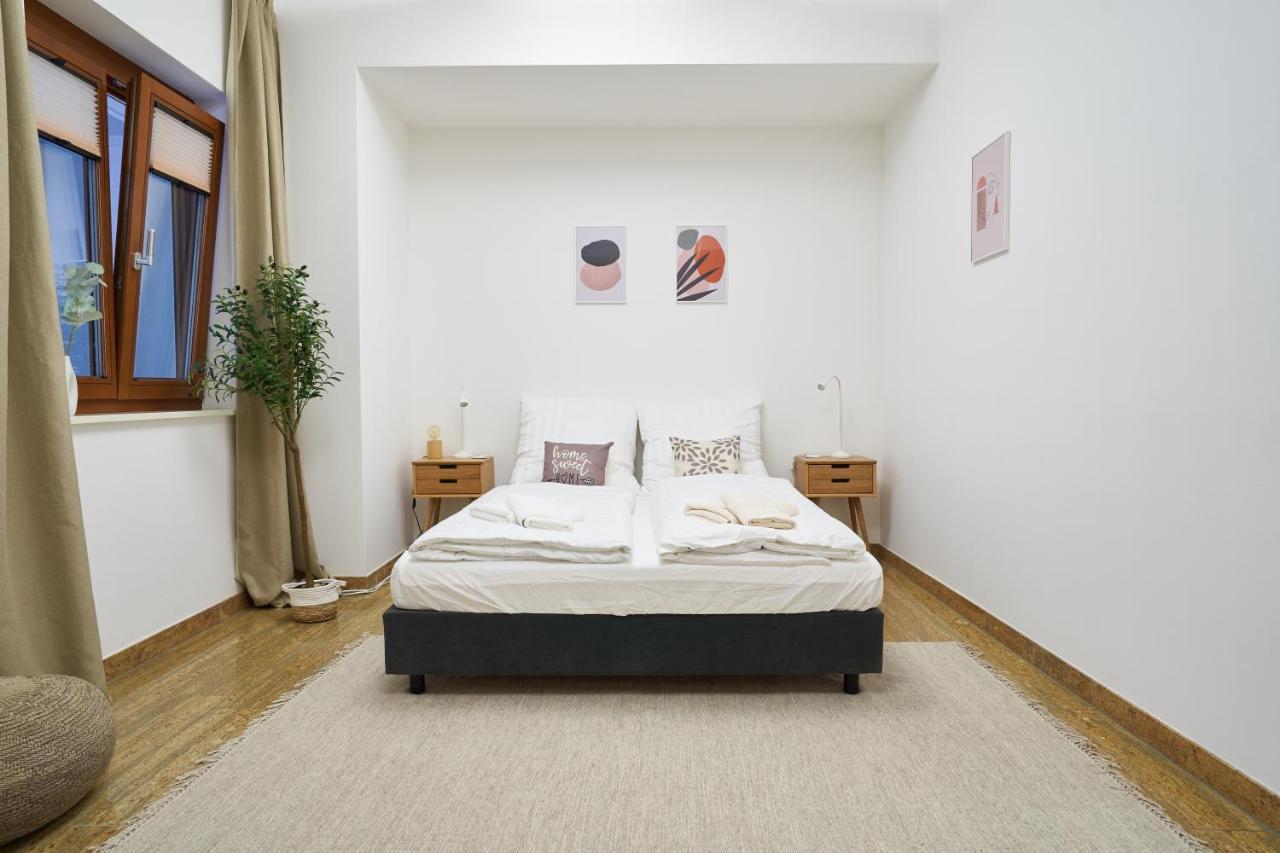 Global Living - Design I Center I Balcony I Smart-tv I Kitchen I Apartment *