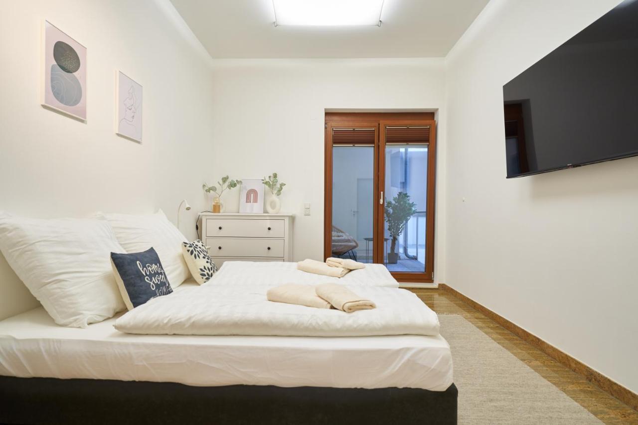 Global Living - Design I Center I Balcony I Smart-tv I Kitchen I *