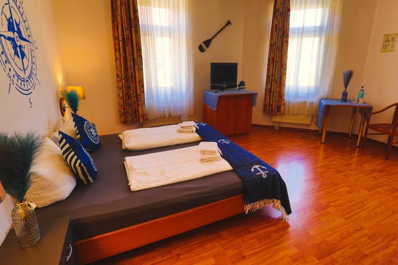Ryde & Hyde Budget Hotel