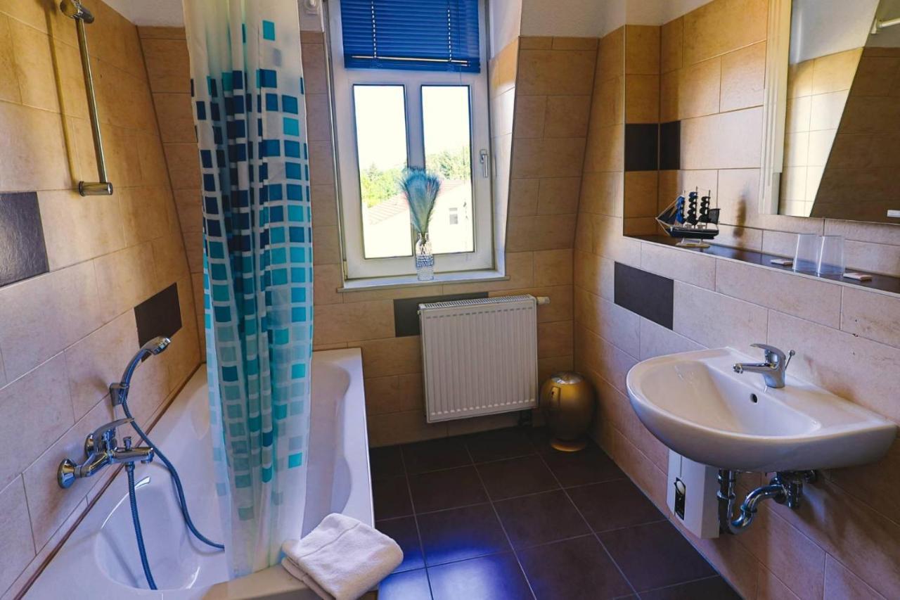 Ryde & Hyde Budget Hotel