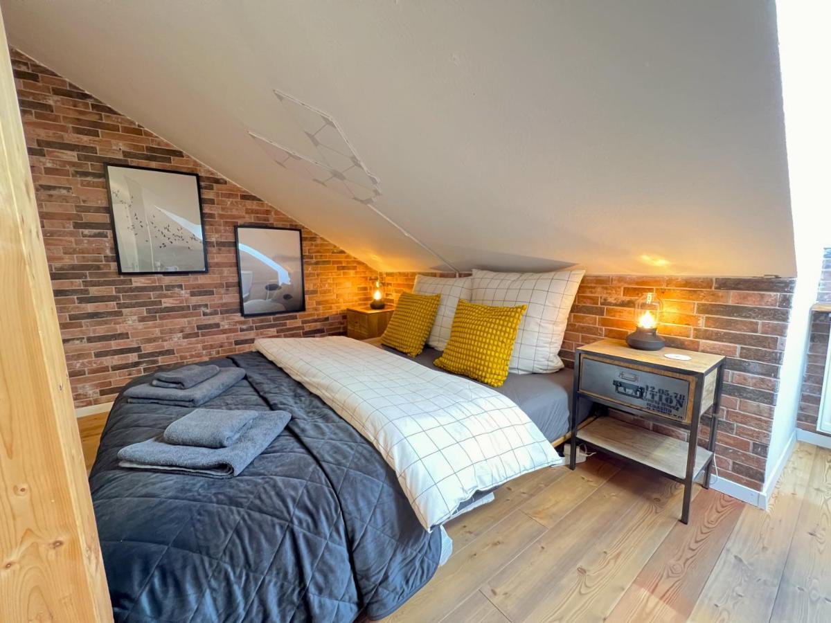 Cozy Near Center By R&l Apartment *