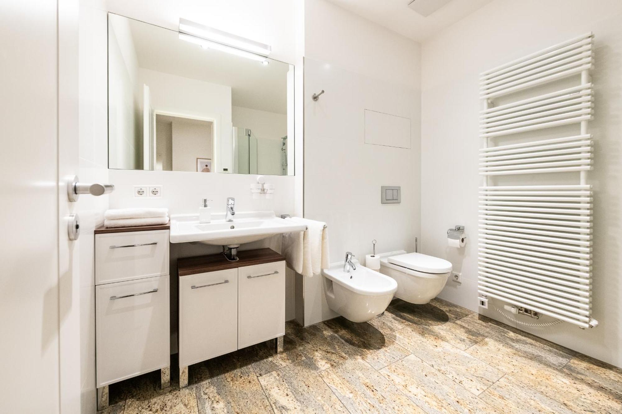 Global Living - Design I Center I Balcony I Smart-tv I Kitchen I Apartment *