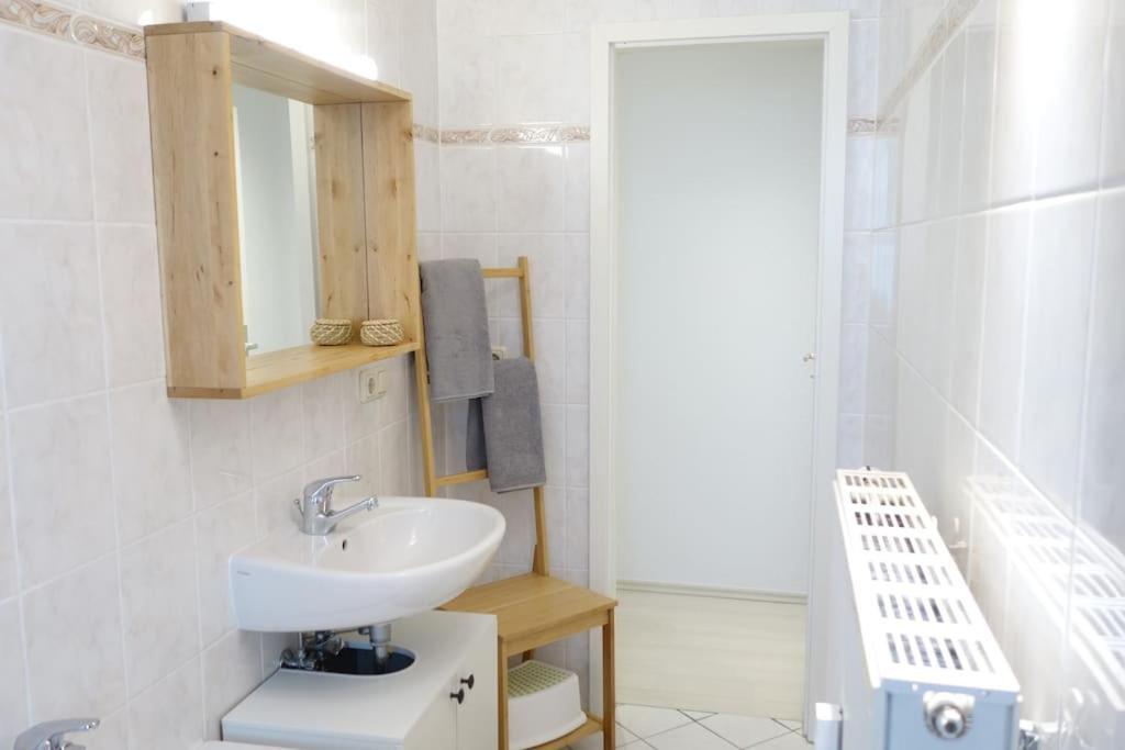Cosy With Kitchen&netflix In Neustadt Apartment