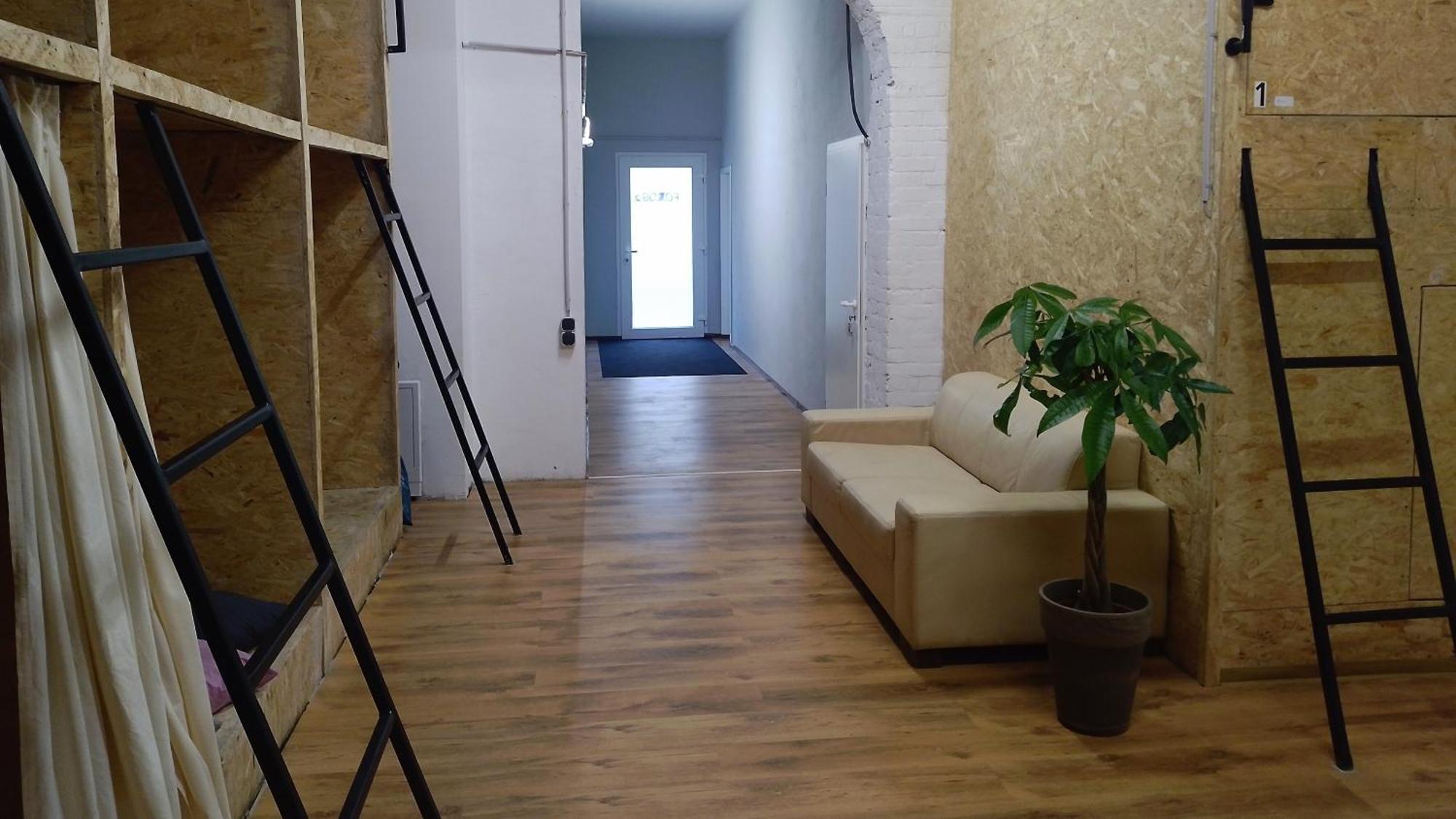 Budget Apt Trainstation Hotel *