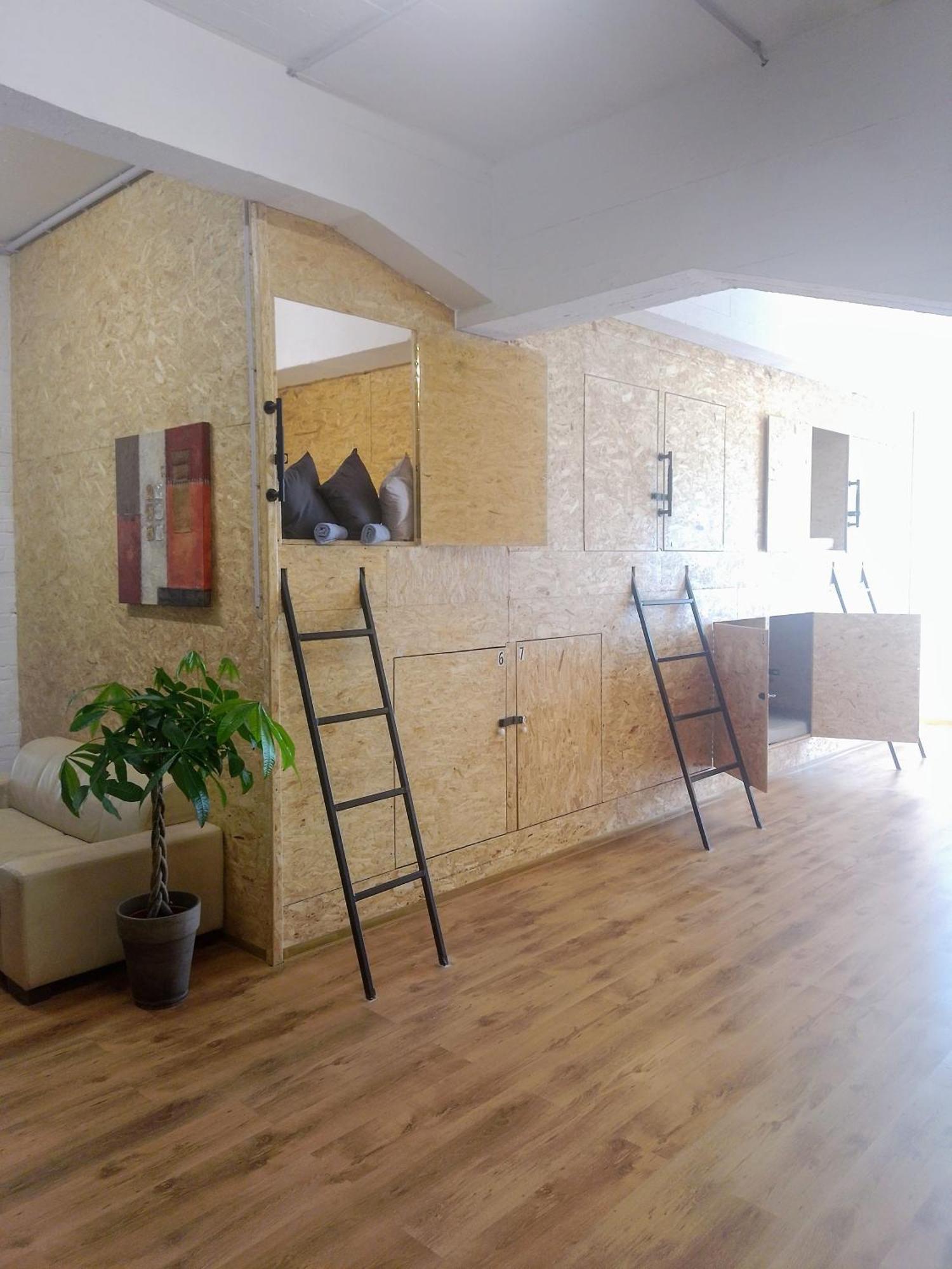 Budget Apt Trainstation Hotel *