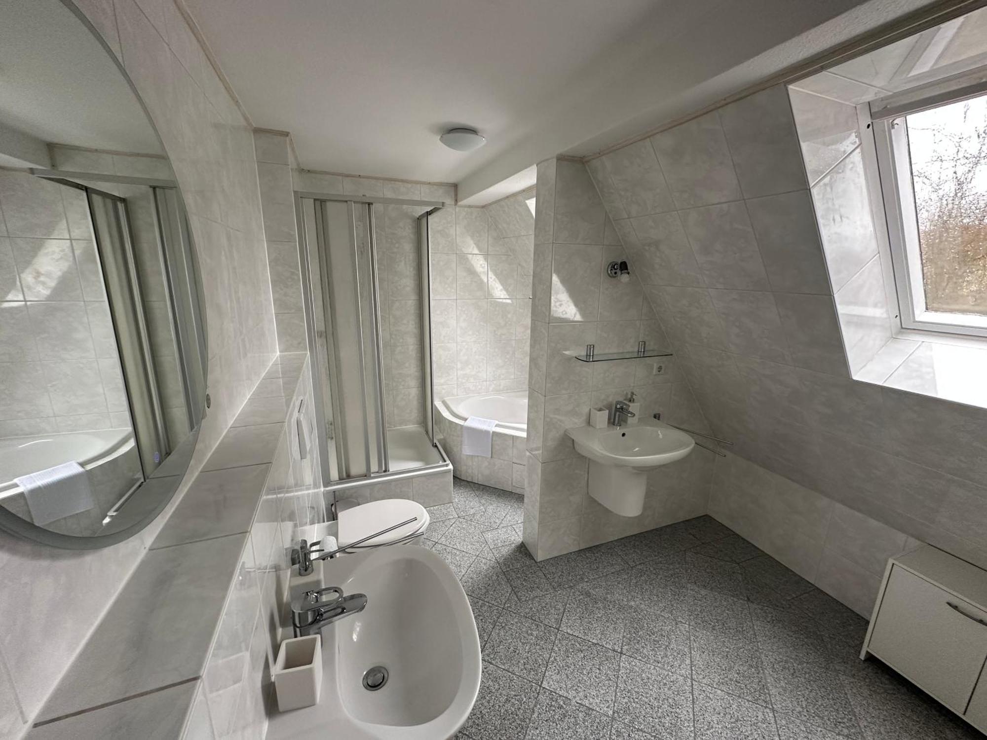 Modernes Familienapartment Mit Parkplatz Nahe Grosser Garten Dresden