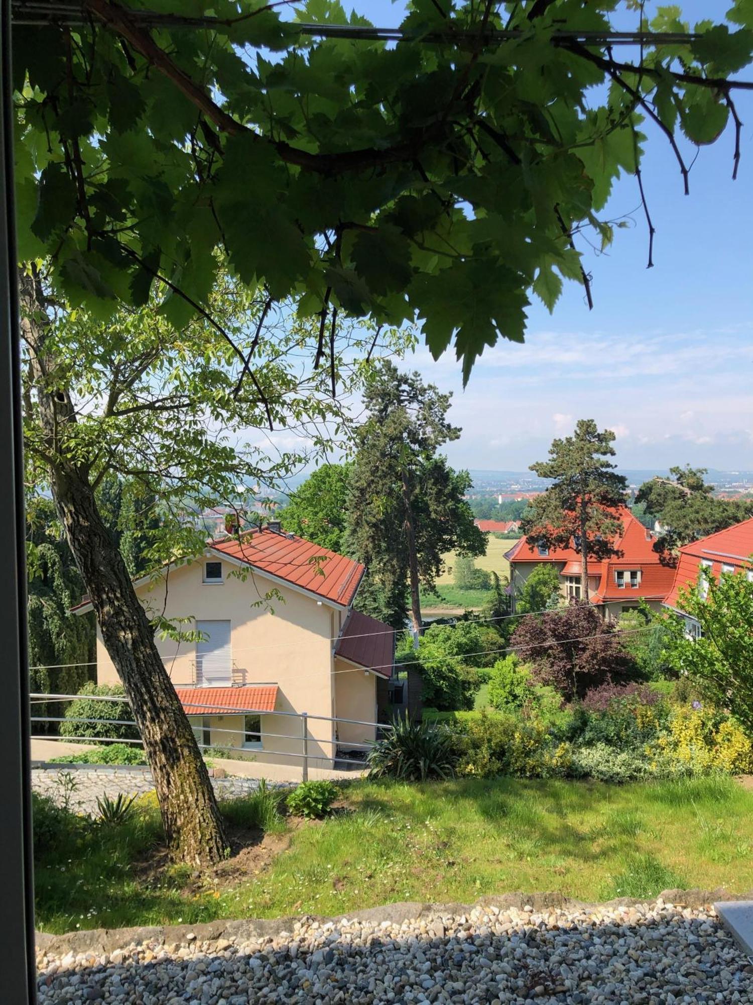 Gemuetliche In Niederpoyritz Mit Garten Dresden