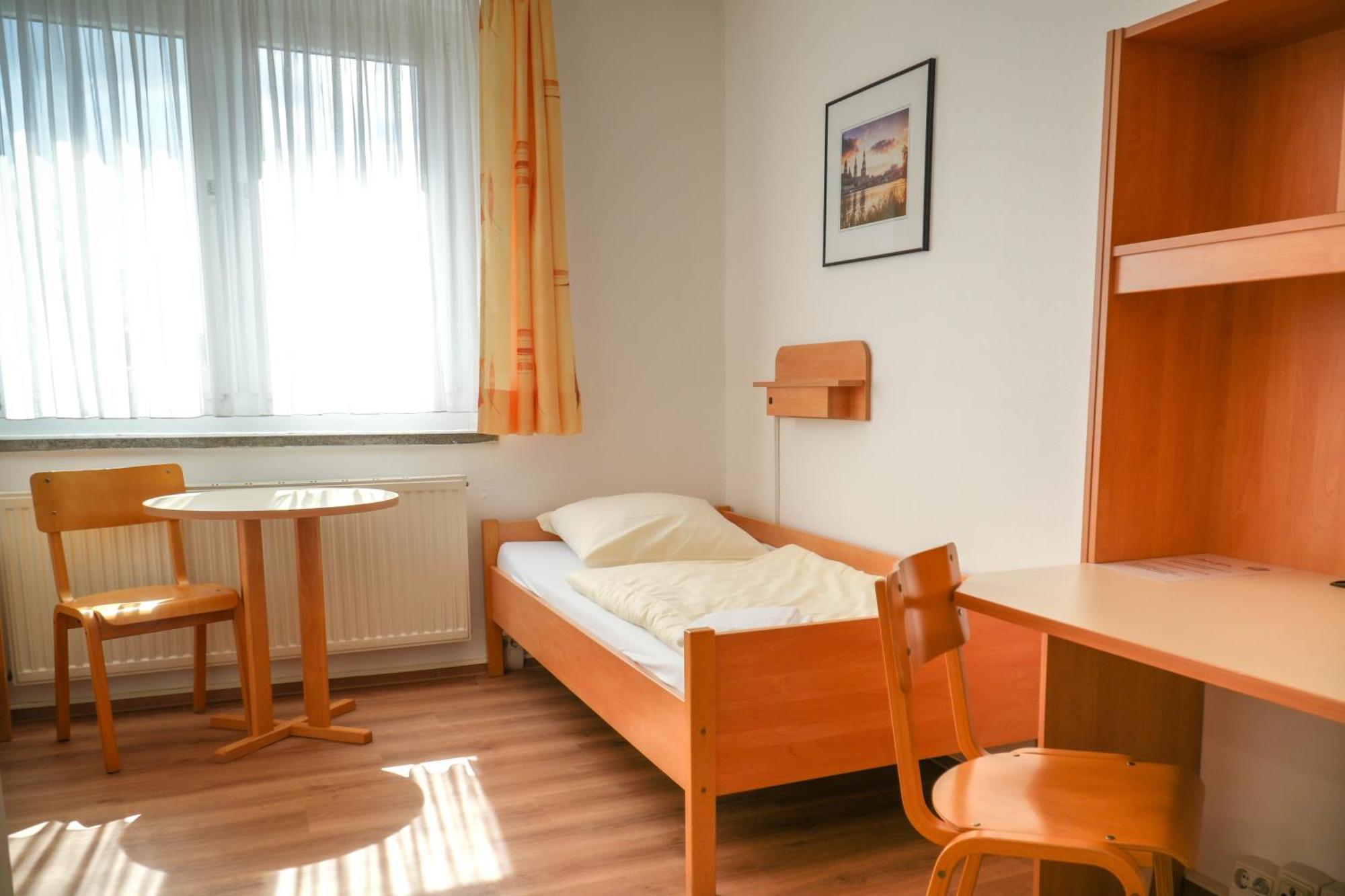 Djh - Jugendgästehaus Hostel