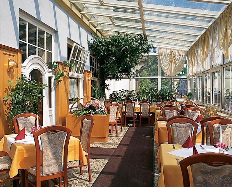 - Restaurant Kurhaus Klotzsche Hotel 3*