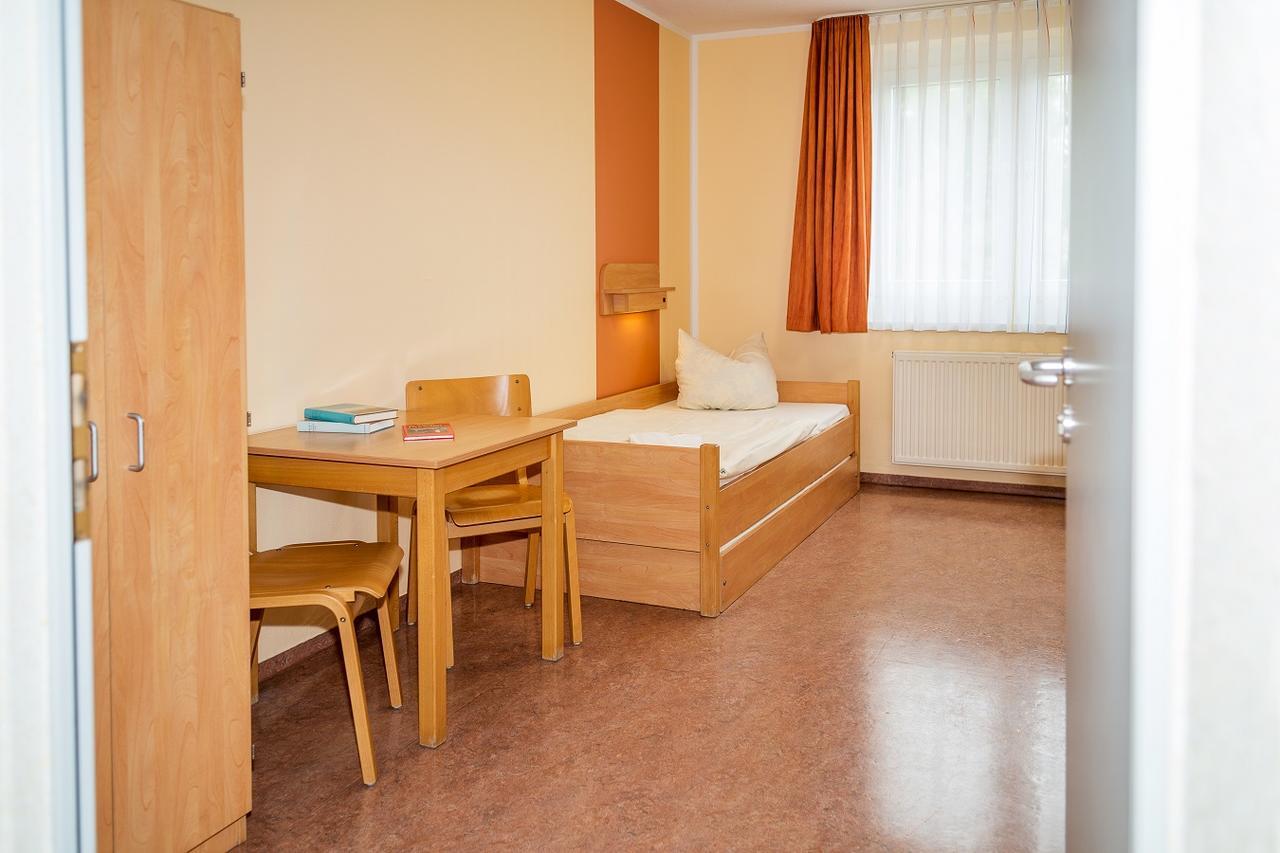 Djh - Jugendgästehaus Hostel