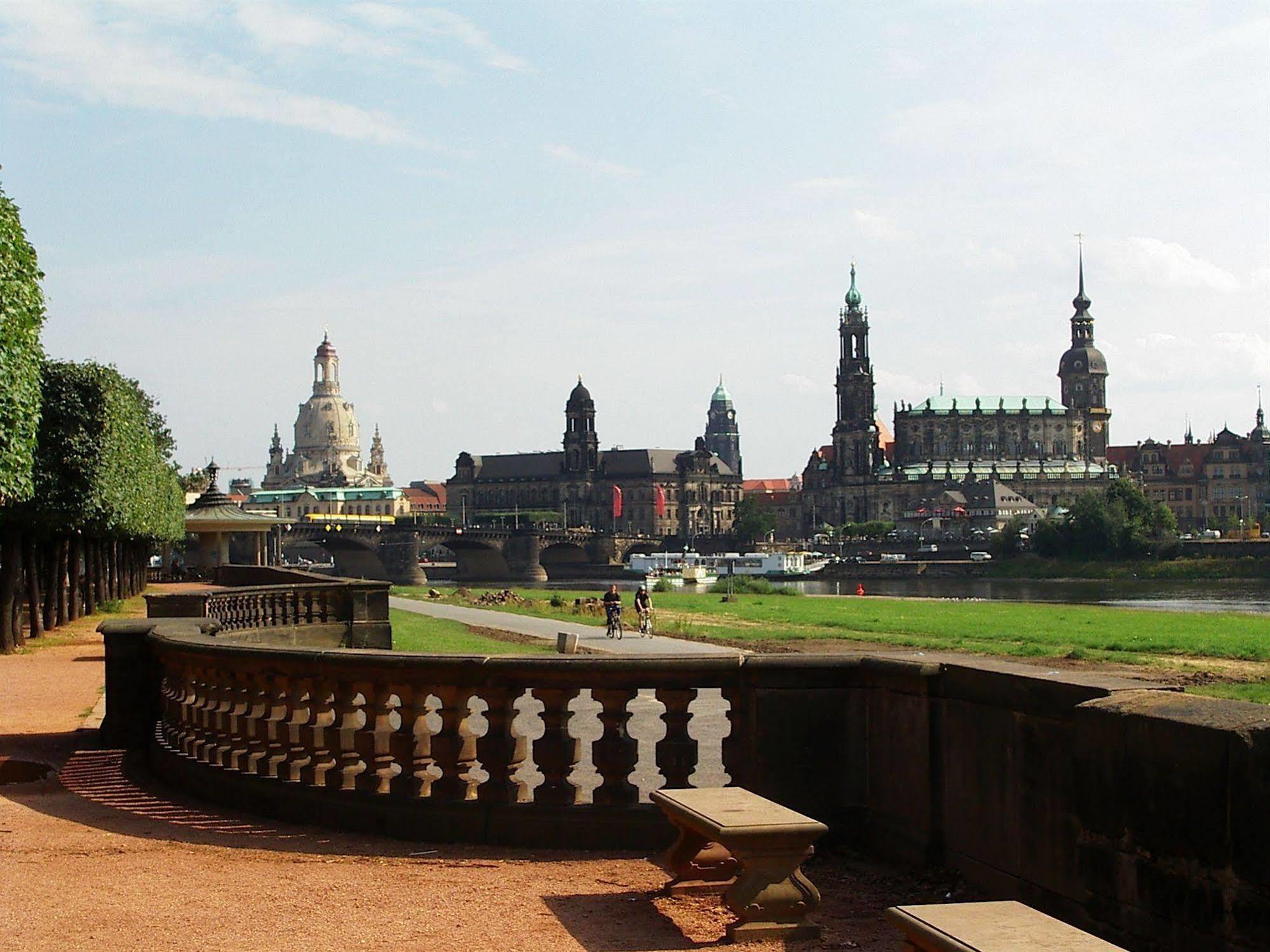 Hotel Rothenburger Hof 4*