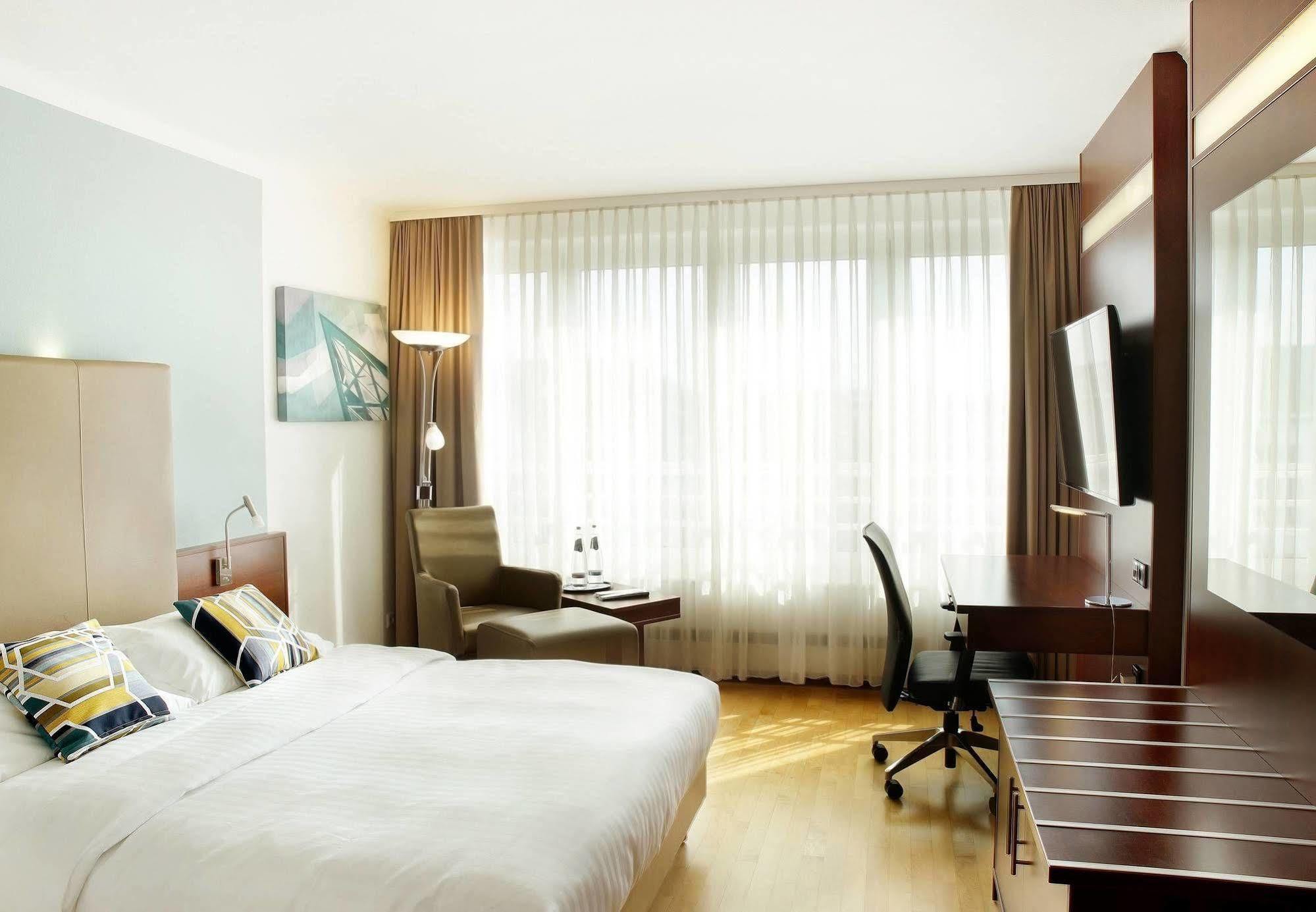 Courtyard By Marriott 4*