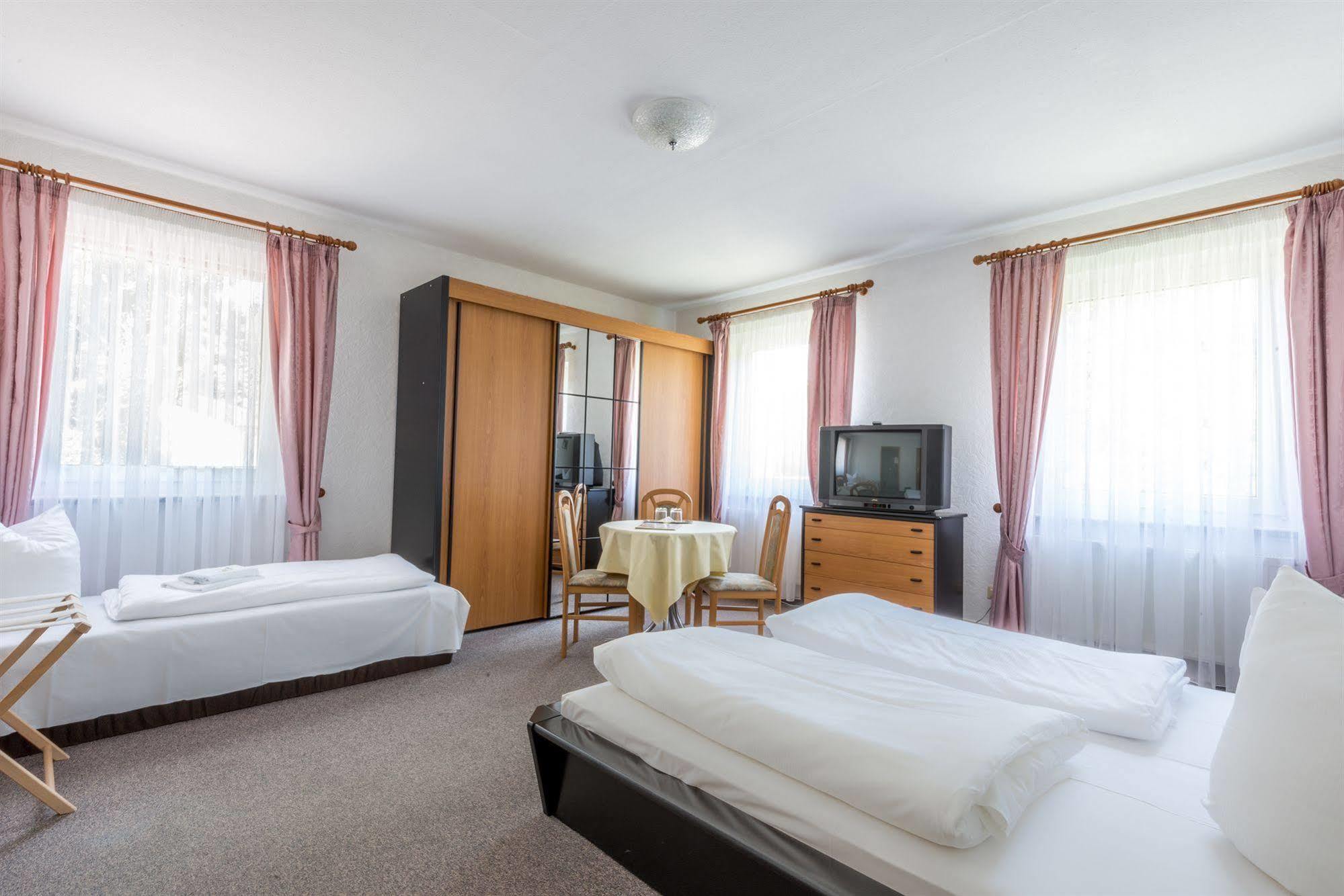 Hotel Heidenschanze 2*