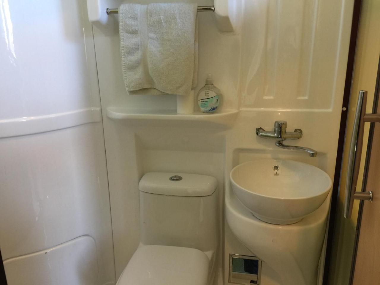Zimmerfrei-dresden Mit Bad-minikuche Self Check In 24-7 Hostel *