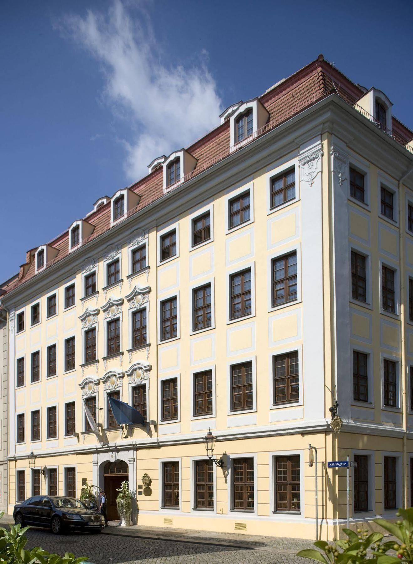 Romantik Buelow Residenz Hotel 4*