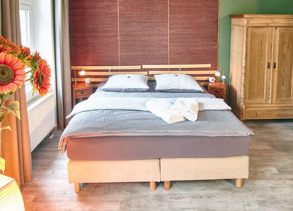 übernachtenindresden Apartment *
