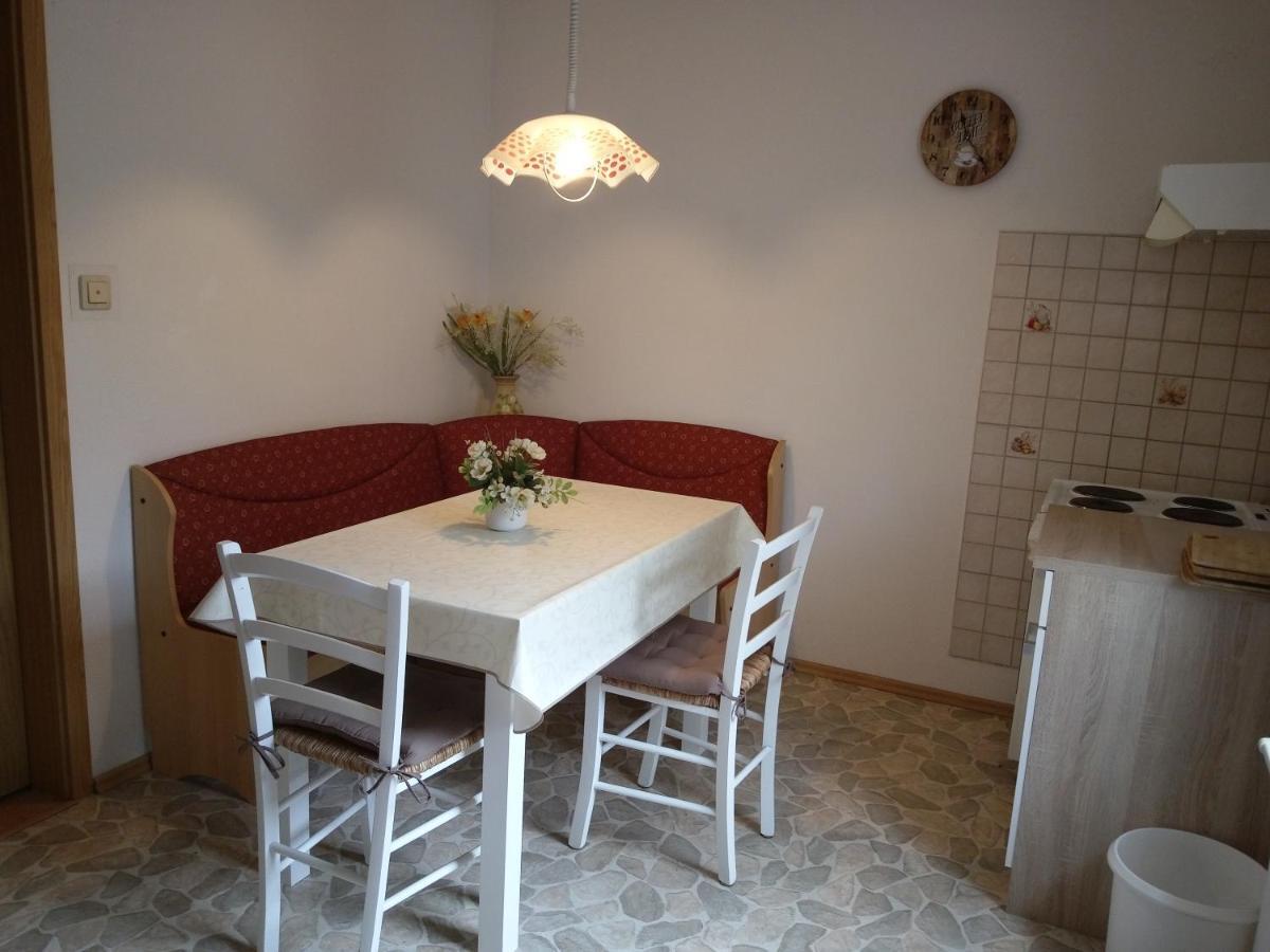 Mit 2 Schlafzimmern Apartment *