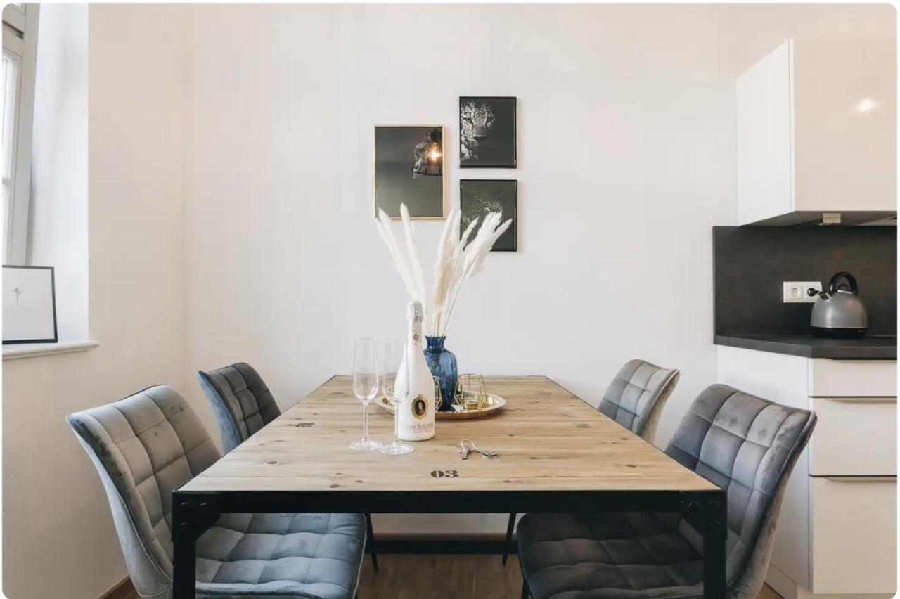 Residenz Direkt An Der Frauenkirche Und Dem Neumarkt, Inklusive Netflix Apartment Dresden