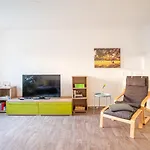 Helle Ferienwohnung Im Hinterhof